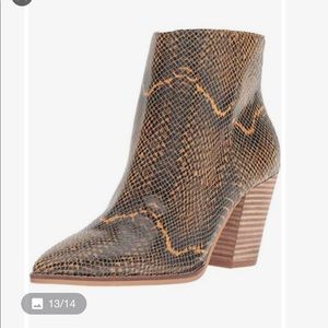 Lucky Brand Size 9 Snakeskin bootie